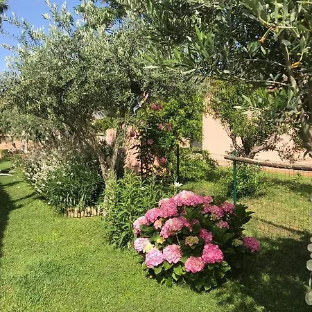 بيت للعطل Villetta Elena